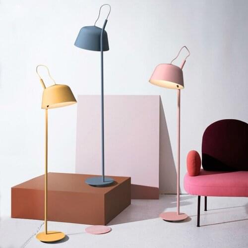 Creative Nordic Study Bedroom Bedside Macaroon Floor Lamp Sofa Creative Web Celebrity Vertical Desk Lamp Metal Flower Lamp