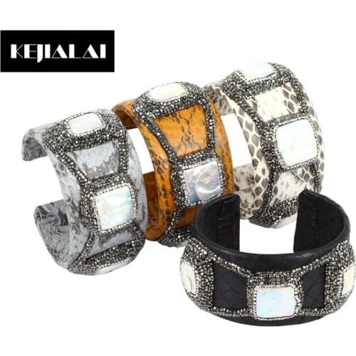 Boho Style Women Leather Bangle Mixed Color Python Leather Snakeskin Freshwater Pearl Shell Charm Cuff Bangles Pave Rhinestone