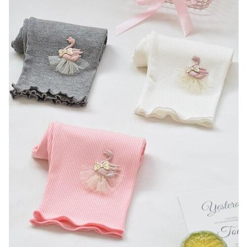 Girls' five-point pants summer thin childrens leggings middle pants seven-point summer clothes baby modal outer pants