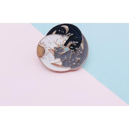 Cartoon Cute Animal Enamel Brooch Three Kittens Hug Sun Star Moon Alloy Pins Badge Punk Accessories Woman Jewelry Gift For Kid
