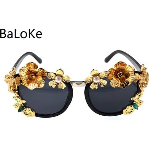 Arrival European Style Oversize Square Crystal Decoration Women Sunglasses Elegant Ladies Colorful Shining Sun Glasses