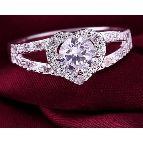925 Sterling Silver Bright Love Ring Dazzling Shiny Heart Shape Crystal Finger Ring Wedding Engagement Jewelry SCR725