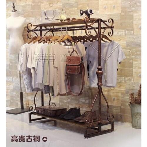 Retro Clothing Shop Shop Display Shelf with Floor-mounted Double-row Clothes hangers for Boys and Girls in
