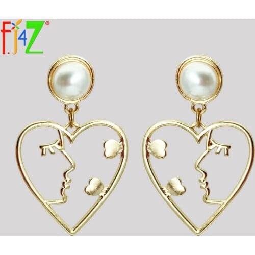 F.J4Z Chic Earrings for Woman Vintage Hollow Human Face in Heart Drop Earrings Simulated Pearl Jewelry for Party Bijoux