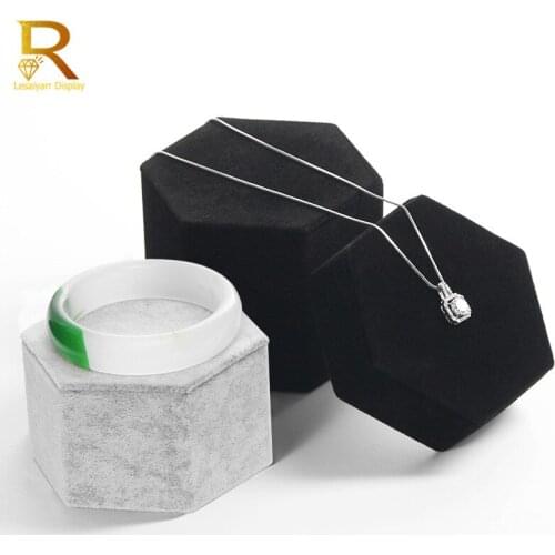 3 Pcs Velvet Hexagonal Jewelry Display Support Necklace Pendant Bracelet Ring Ornaments Props Counter Show