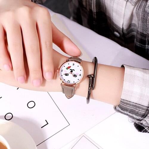 The new silicone hot style female students plastic cartoon watch fashion small lovely design expression