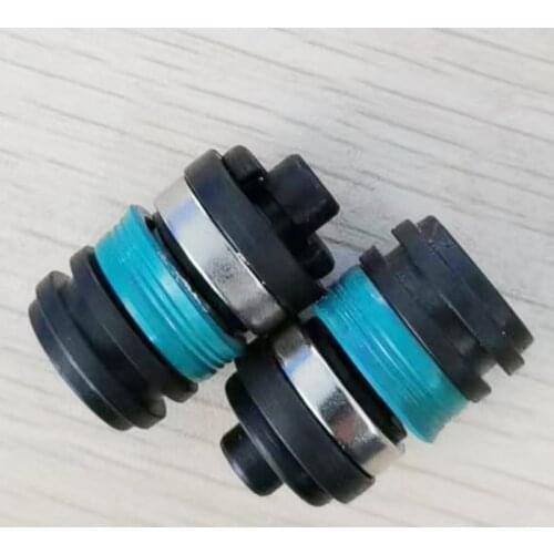 Improvement Of Valve Body Of 0AM / DQ200 Double Clutch Transmission With 2 Piston Of Fork And Top Rod