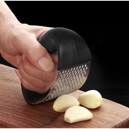 1pcs Stainless Steel Garlic Press Manual Garlic Mincer Chopping Garlic Tools Curve Fruit Vegetable Tools Kitchen Gadgets