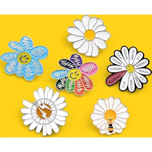Colorful Daisies Enamel Pins Cartoon Happy Smiley Brooches Badges Fashion Cute Pins Gifts for Friends Wholesale