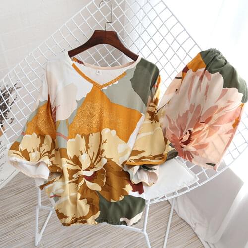 Summer V-Neck Viscose Pajamas for Women Three Quarter T-shirt + Shorts Print Home Clothes Thin Loose Two Piece Set 8 Colors 2021