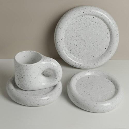 Nordic Creative Porcelain Mugs and Plates Personalized Ceramic Coffee Or Tea Cup With Round Fat Handle Handmade Gifts Home Decor