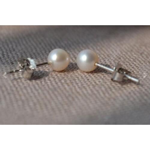 New Arrival Real Pearl Earring 6mm White Round Freshwater Pearl Stud Earrings Wedding Bridesmaid Gift Jewelry Nice Women Gift