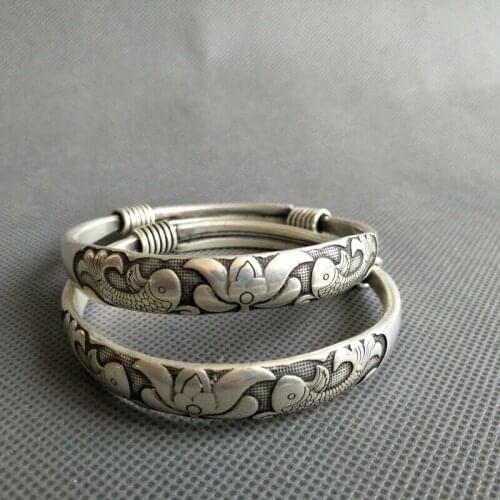A Pair Old Chinese tibet silver handcarved fish Bracelet