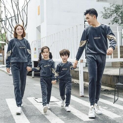 Autumn Winter Family Matching Outfits Dad Mom Kids Gold velvet Sport Suit Children Sweater+Trousers Running Sets Family Clothes