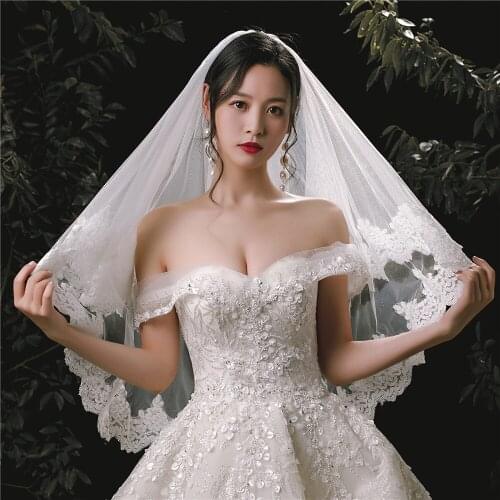 Elegant Two Layers Lace Bridal Veils Women Wedding Veil With Combe White Ivory Tulle Veil Lace Edge in Stocks