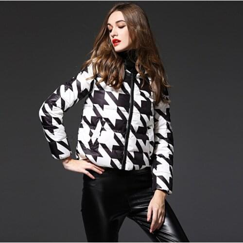 Fashion Style Printed Ladies Down Jacket Loose Short Style Ladies Down Jacket Windproof and Cold Quality Down Jacket