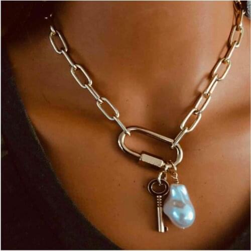 Golden Womens Imitation Pearl Necklace Womens Key Pendant Necklace Punk Style Carabiner Necklace Pendant
