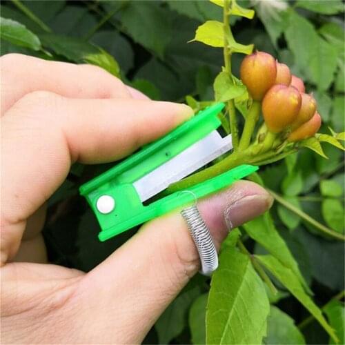 1Pc Multifunctional Thumb Knife Safe Fruit Blade Tool Garden Pruner Fruit Picking Device Cutting Blade Rings Finger Protector