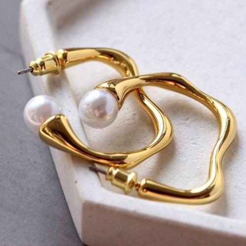 UILZ 1 Pcs 2020 New Fashion Gold Color Irregular Circle Stud Earrings Geometric Big Pearl Earrings for Women Party Gift Jewelry