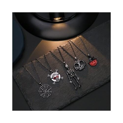2021 New Punk Style Halloween Jewelry Gift Necklace Spider Ghost Skull Bat Lagu Head Pendant Sweater Chain Neck Chain Decoration