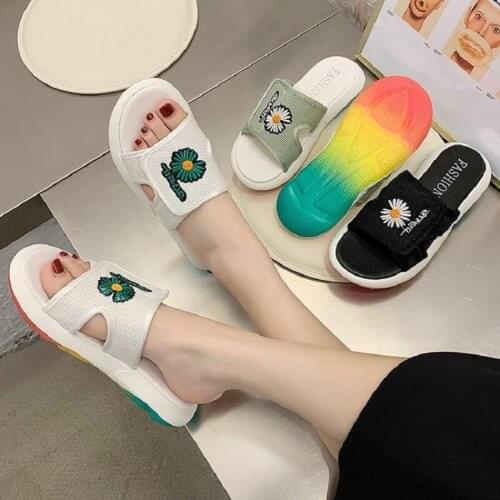 Summer Women Flower Embroidery Sandals Brand Girls Beach Soft Rainbow Bottom Slippers Designer Female Outdoor Casual Flip Flop