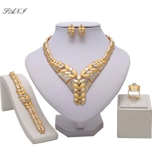 2018 Nigerian Wedding woman accessories jewelry set Fashion African Bead Jewelry Set Brand Dubai Big Gold Color Jewelry Set