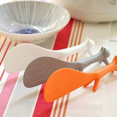Kitchen gadgets creative home cooking spoon Korean version cute creative squirrel can stand table rice spoon