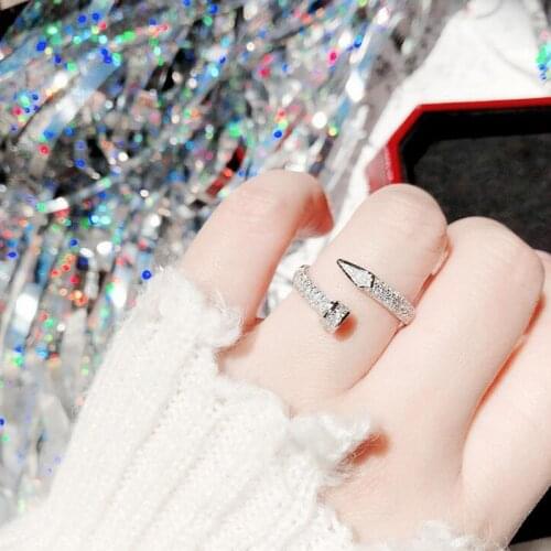 2020 New Creative Screw Shape Luxury Fashion 925 Sterling Silver Zircon Engagement Wedding Eternity Ring Bling Rings for Women