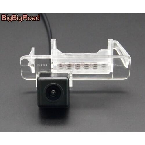 BigBigRoad Car Rear View Camera For Mercedes-Benz C Class W202 4D Sedan / Smart Fortwo 2007 2008 2009 2010 2011 2012 2013 2014