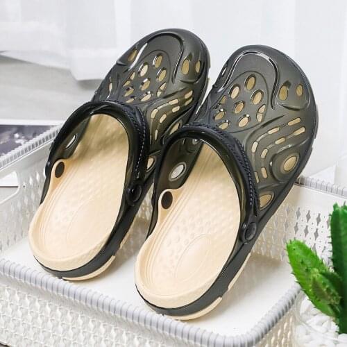 2021 Summer Hole Clogs Sandals For Men EVA Slippers Sandalia Masculina Black Closed-toe Garden Shoes Adulto Chaussure Homme