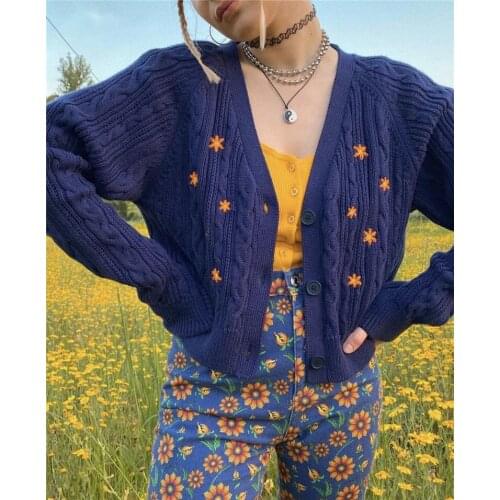 American retro autumn girl twist V-neck knitted cardigan lazy style loose embroidery small flower buttoned sweater