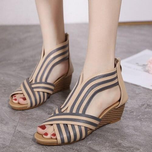 Cross Strap Roman Shoe Female New Mid Heels Bohemian Retro Vacation Open-Toed Sandals Travel Slope Platform Mother Shoes Summer