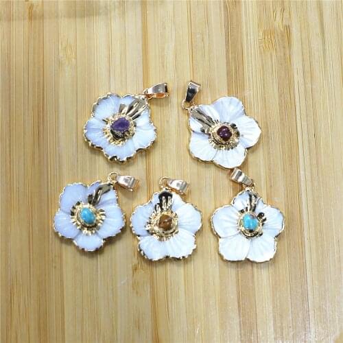 Hot! 10pcs Handmade White Flower Shell Pendant Natural Stone Amethysts Round Shell Pendant, Suitable for DIY Necklace Jewelry