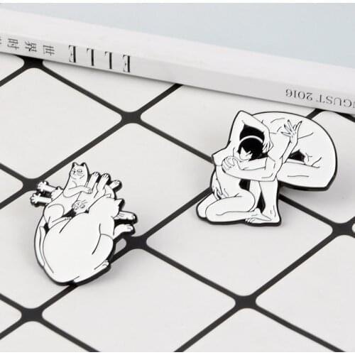 Lover Skull shape Enamel Pin Cats Heart shape Brooch Couple Animal Badges Punk Lapel Pin Brooches Gift for Lovers Friends Unisex