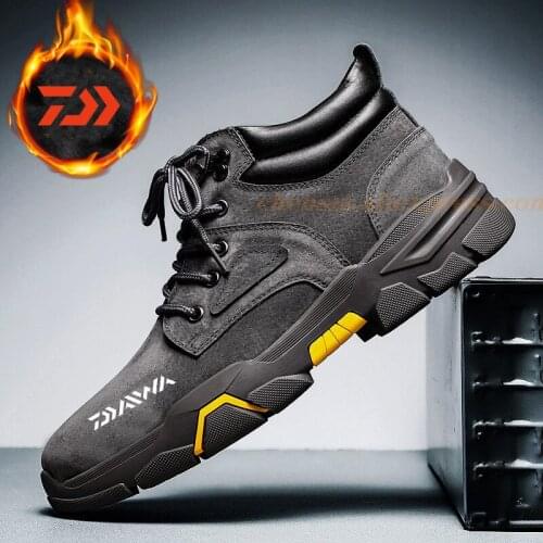 Dawa 2020 New Winter Mens Martin Boots Casual Large Size Shoes Fishing Warm Shoes Mens Outdoor Plus Velvet Windproof Shoes