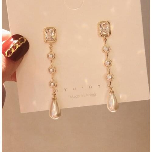 2020 arrival Baroque imitation pearl petal drop earrings fashion jewelry tassel statement earrings Korean earrings for women