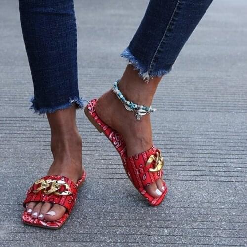 Summer 2021 Bohemian Women Slippers Fashion Flat Heels Squared Toe Luxury Brand Design Chain Beach Shoes Woman Slides Slippers