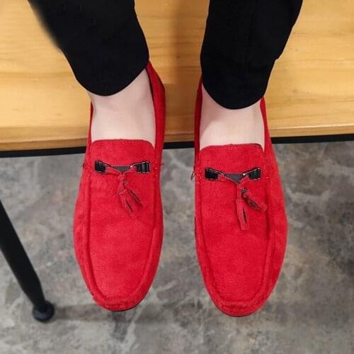 Fashion Black Red Shoes for Men Driving Moccasin Soft Comfortable Flock Mens Loafers Slip-On Male Shoes Flats Men Casual Shoes
