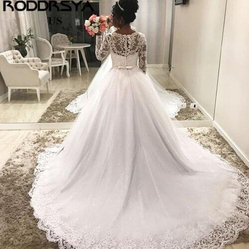 Lace Long Sleeve African Wedding Dresses Scoop White Tulle Wedding Gowns Appliques Beaded trouwjurk