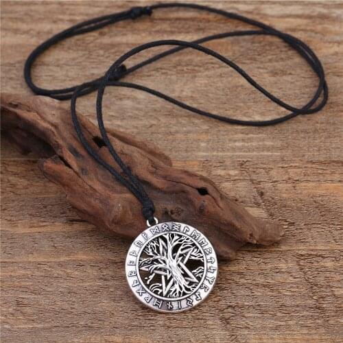 LIKGREAT Tree of Life Amulet Pentacle Star Pendant Necklace Talisman Wicca Ancient Rune Round Necklace Men Vintage Jewelry Gifts