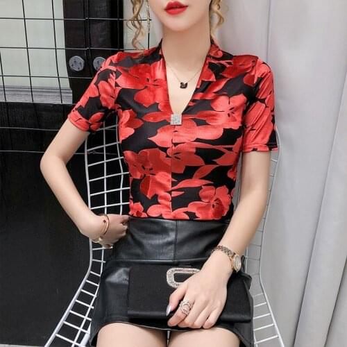 New 2021 Summer Short Sleeve Womans T-Shirt Fashion Casual V-Neck Diamond Female Tops and Shirt Plus Size