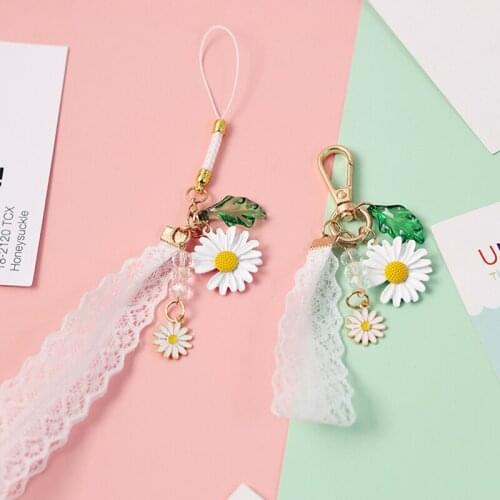 Girl Sweet Creative Cute Daisy Flower Keychain Key Holder Car Key Chain Key Ring Backpack Hanging airpods case Accessories Gift