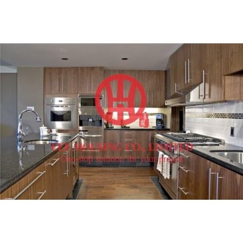 Modern elegant solid wood kitchen cabinet with excellent design and quality shipping by sea