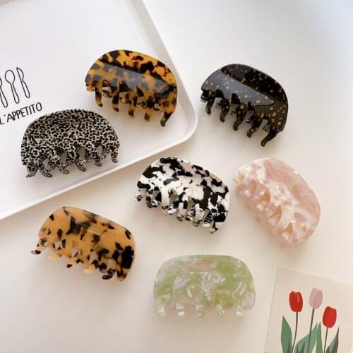 2021 New Fashion 8cm Vintage Acetate Hair Claw Clip Large Barrette Ins Big Size Crab Grid Plaid Claws for Women Hair Accessories