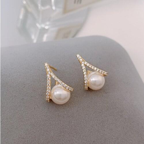2021 New Arrival Fashion Drop Earrings Classic Irregular Women Dangle Earrings Korean Pearl Earrings Simple Elegant Jewelry