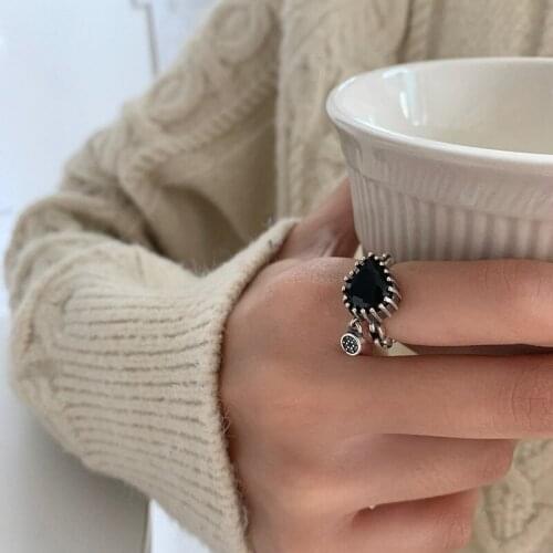 TIMEONLY Temperament Black Crystal Charms Ring for Women Girls Vintage Rings Anniversary Gifts Jewellery Forefinger Ring Retro