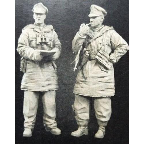 1/35 ancient officer smoke include 2 in winter Resin figure Model kits Miniature gk Unassembly Unpainted