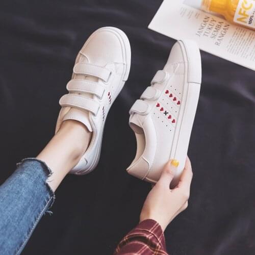 2020 Spring Womens Chunky Sneakers Female New Fashion Comfort White Heart Casual Shoes Leather Woman Platform Vulcanized Shoes