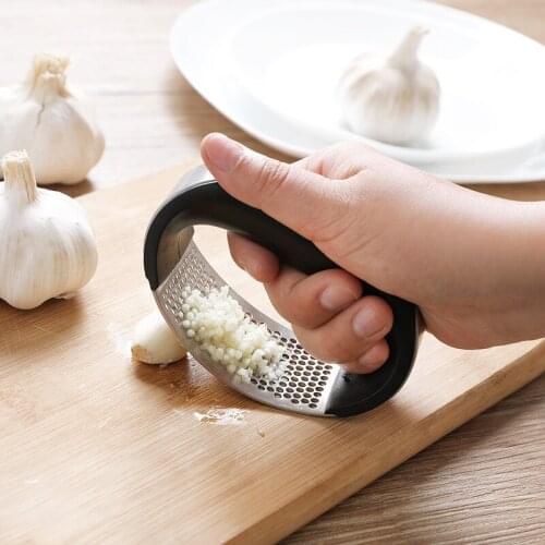 1Pcs Stainless Steel Garlic Press Manual Garlic Mincer Chopping Garlic Tools Curve Fruit Vegetable Tools Kitchen Gadgets