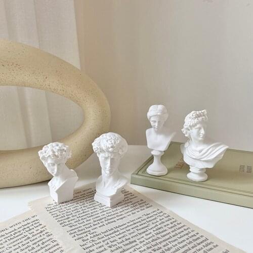 Imitation Plaster Resin Decoration Ornaments Creative Home Office Desktop mini Sculpture Statue Shooting props Decorations